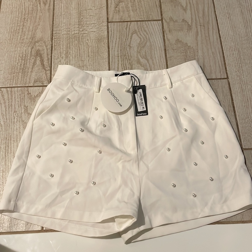 Boohoo Pearl Detail Blazer and Short Set - Picture 4 of 6